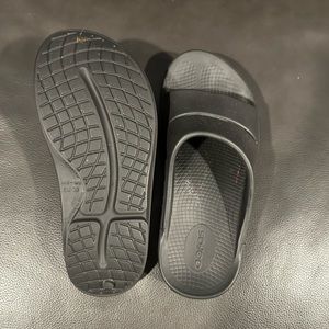 Oofos Black Slides